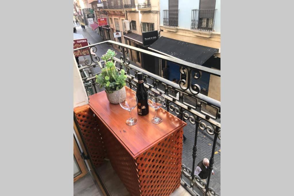 Apartamento De Diseno Centrico A 5 Min De Playa อาลิกันเต ภายนอก รูปภาพ