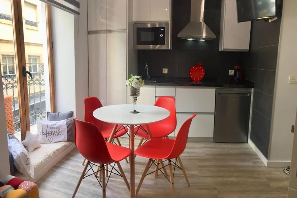 Apartamento De Diseno Centrico A 5 Min De Playa อาลิกันเต ภายนอก รูปภาพ